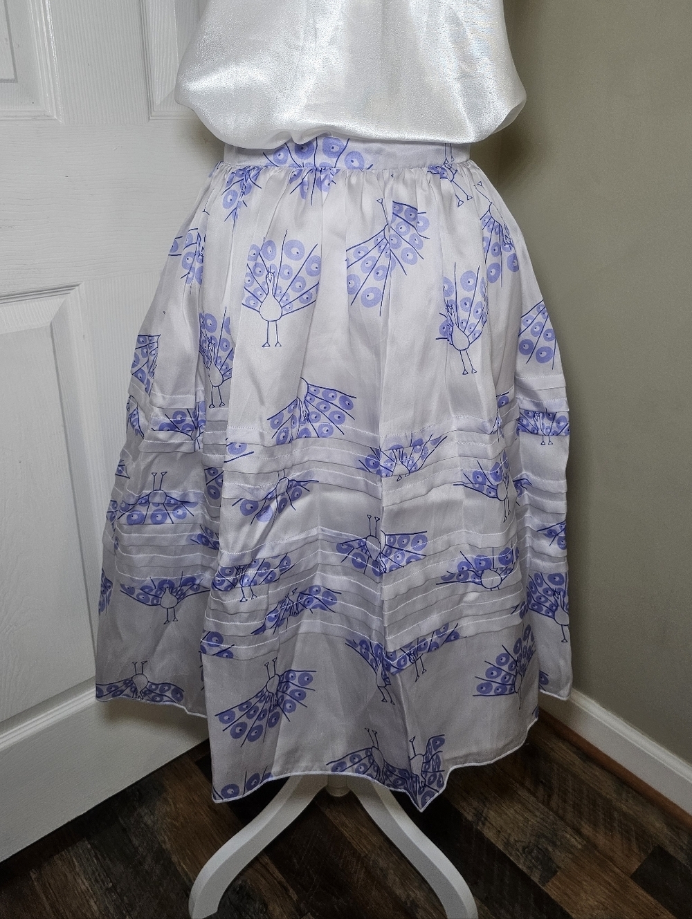Jules Reid 100% Silk The Liam Skirt In Blue Peacock Print